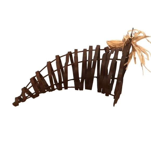 Rusty Look Wrought Iron Cornucopia W/Tied Raffia Table Decor Fall/Holiday - Picture 4 of 4